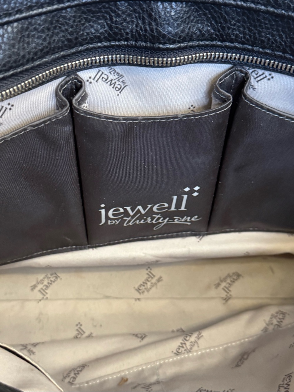 Jewell by Thirty One Miles of Styles Graphic Weave Diamond Tote Bag - Picture 6 of 7
